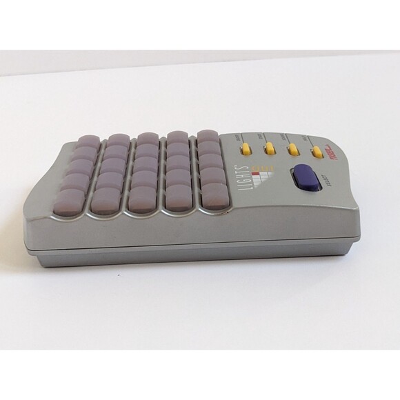 Vintage 1995 Tiger Lights Out Electronic Handheld Puzzle Game Works - Picture 5 of 9